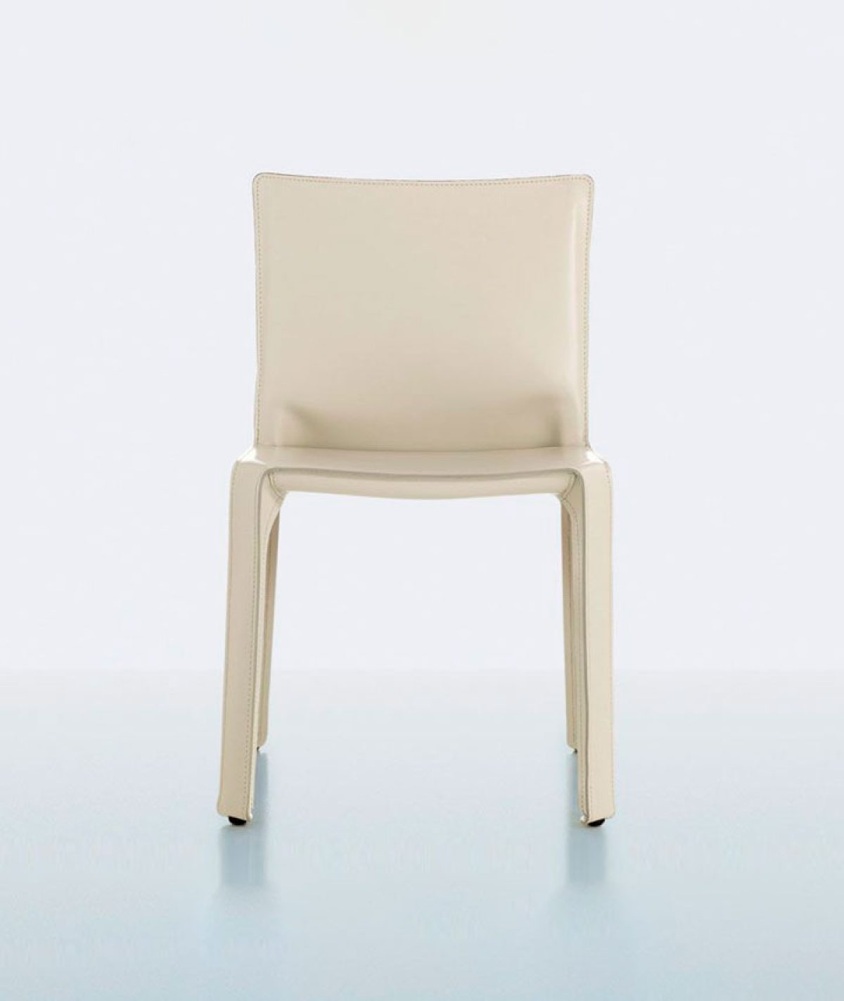 Silla-Cab-Cassina-1200x1422.jpg